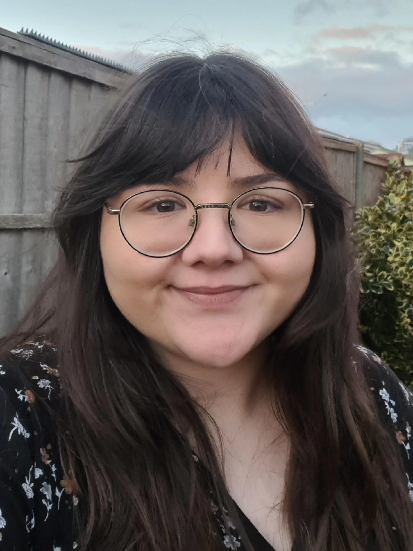 Ceri Charnick Headshot