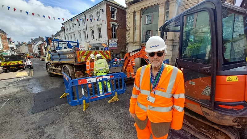 Cllr durkin visiting ross on wye