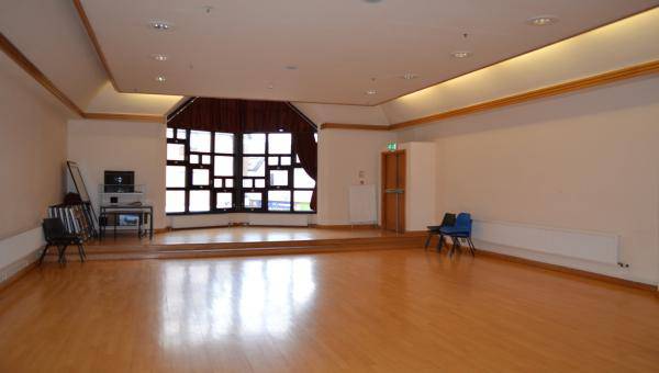 Maylord centre room