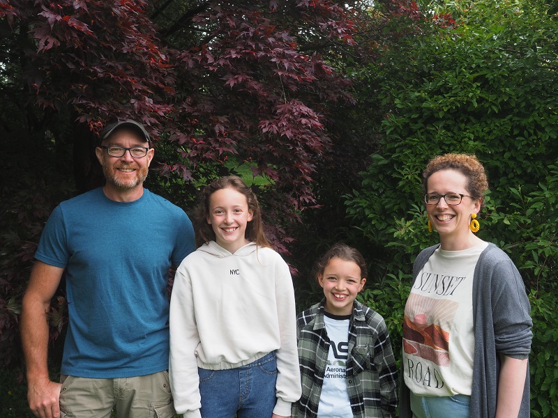 Elly deacon smith and family