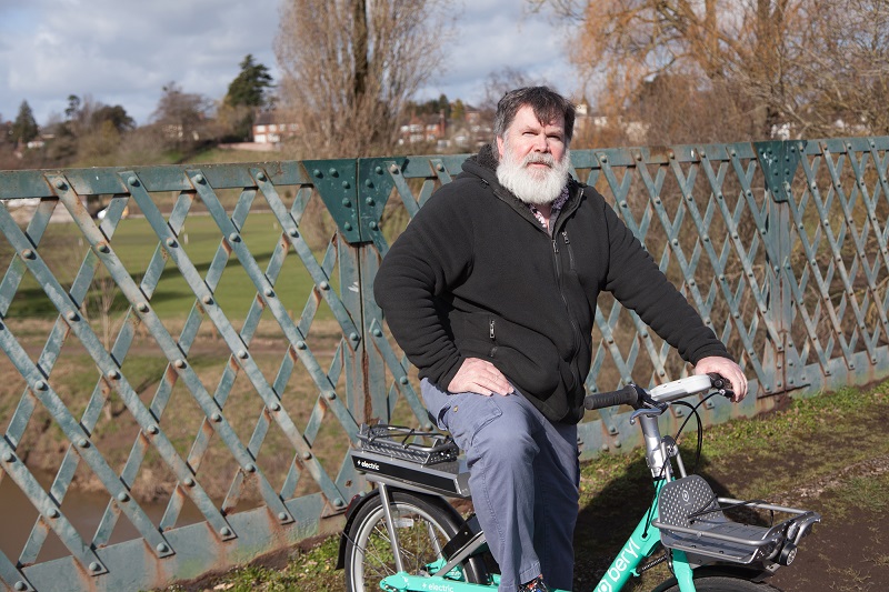 Cllr Harrington with the new Beryl -bike