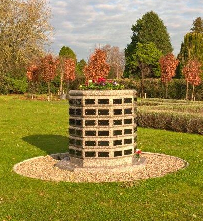 Image of Octagonal planter in Garden of Reflection, Hereford Crematorium
