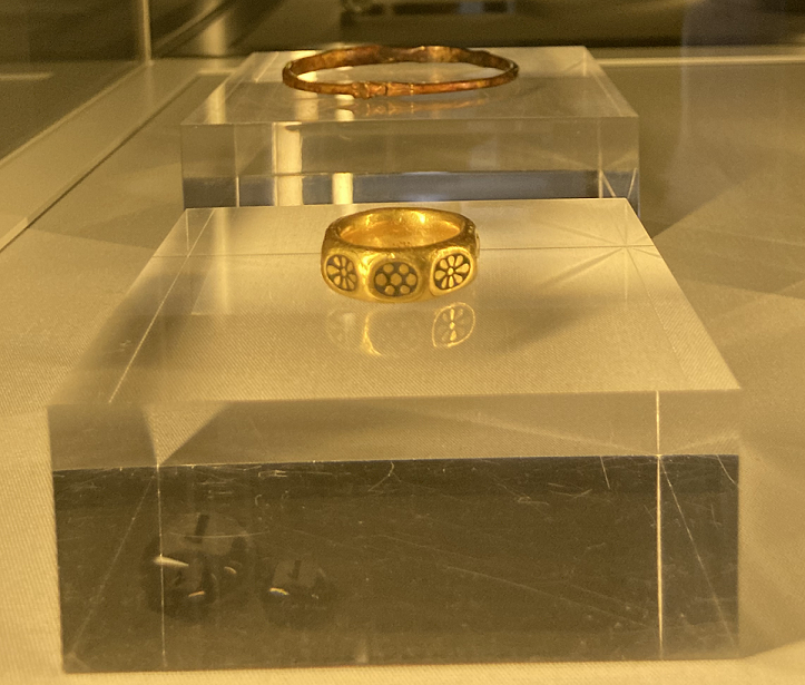 Ring and armlet from the Herefordshire Hoard on display at the MLRC