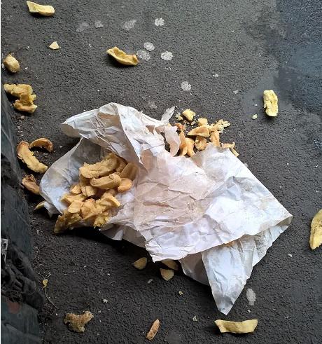 Littered chips